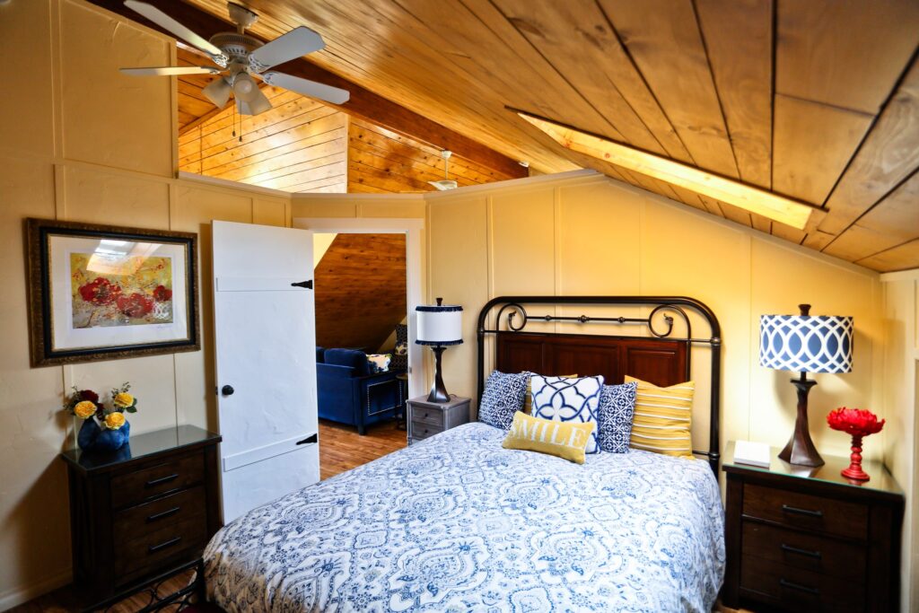 Briarwood Apartment queen bedroom alternate view