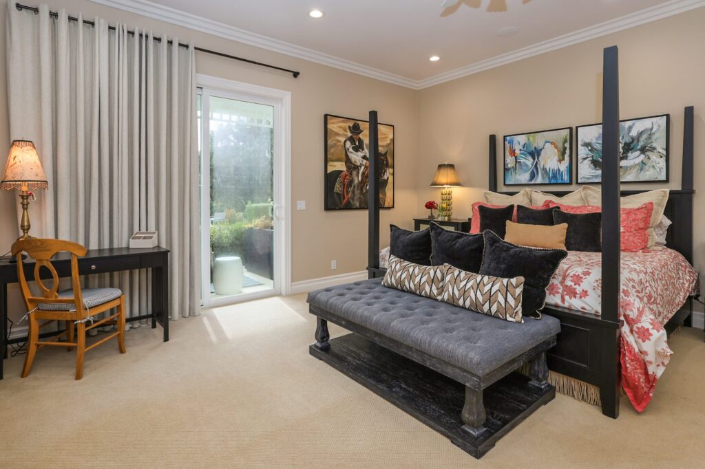 Primary suite, four-poster bed