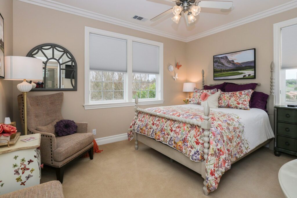 Guest bedroom
