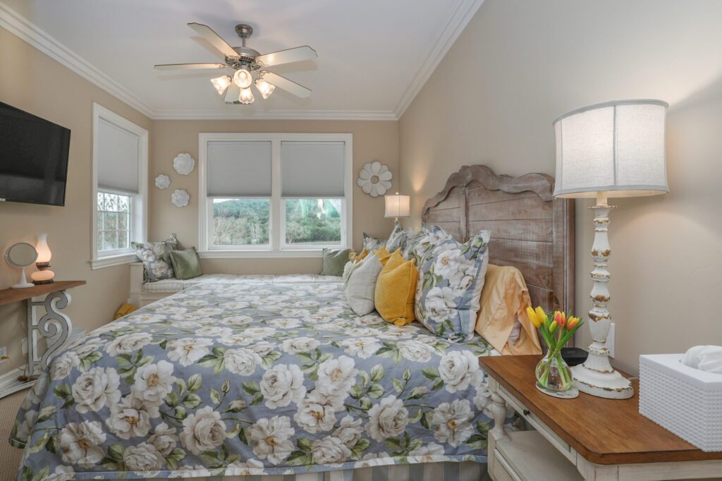 Guest bedroom