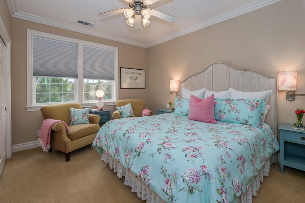 Guest bedroom