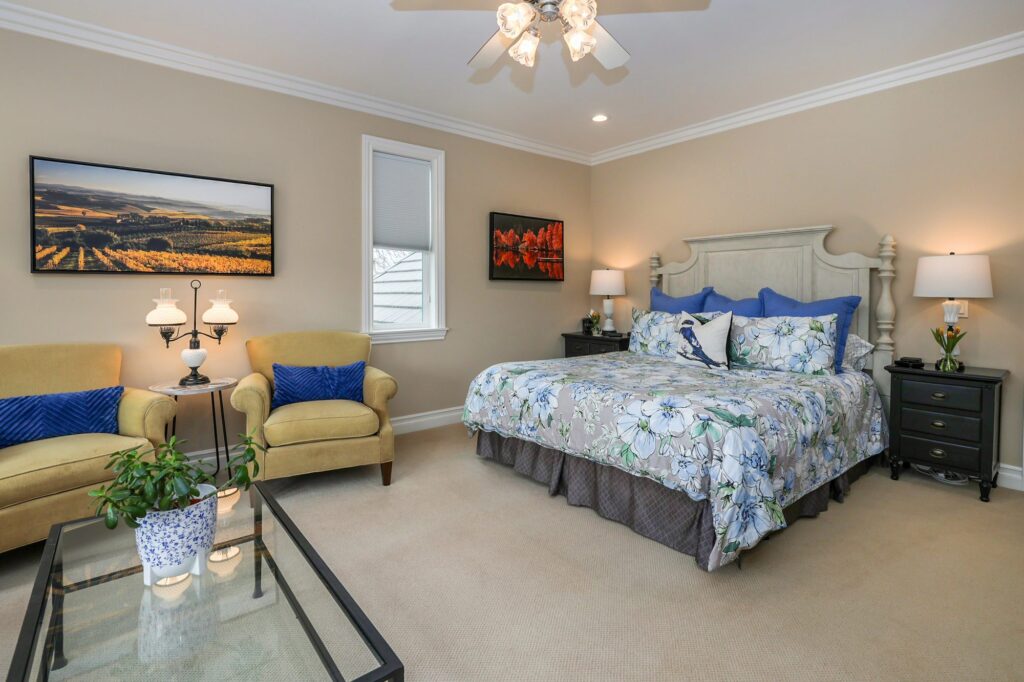 Guest bedroom