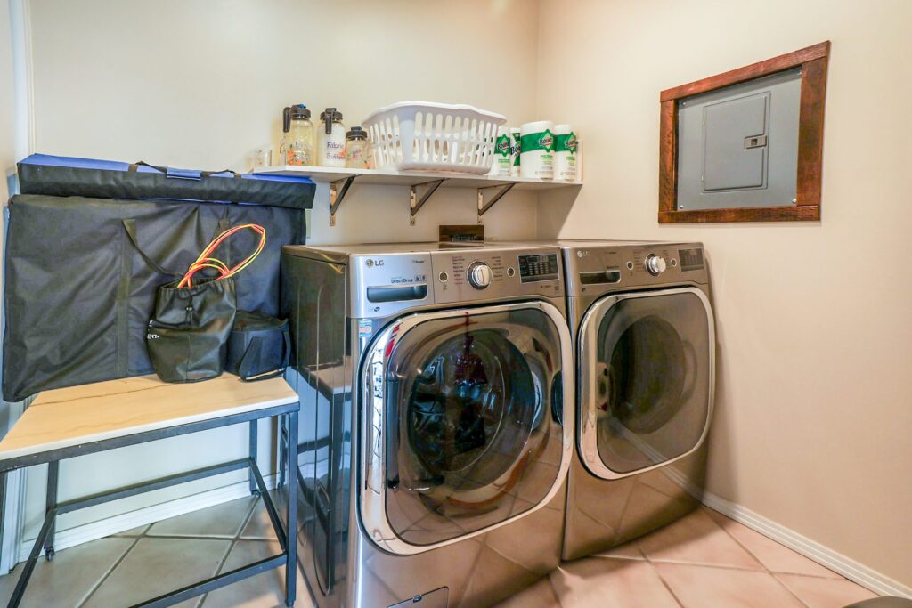 Kiler Canyon Ranch House laundry room